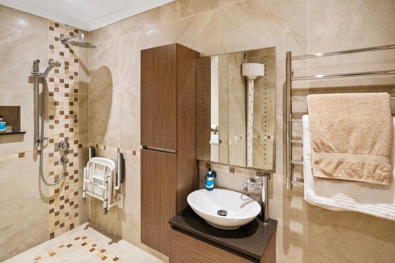 The Lodge - Studio Apartment'S Castel Zewnętrze zdjęcie